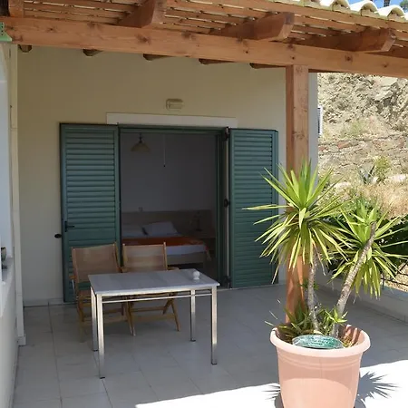 Harakas Villa *